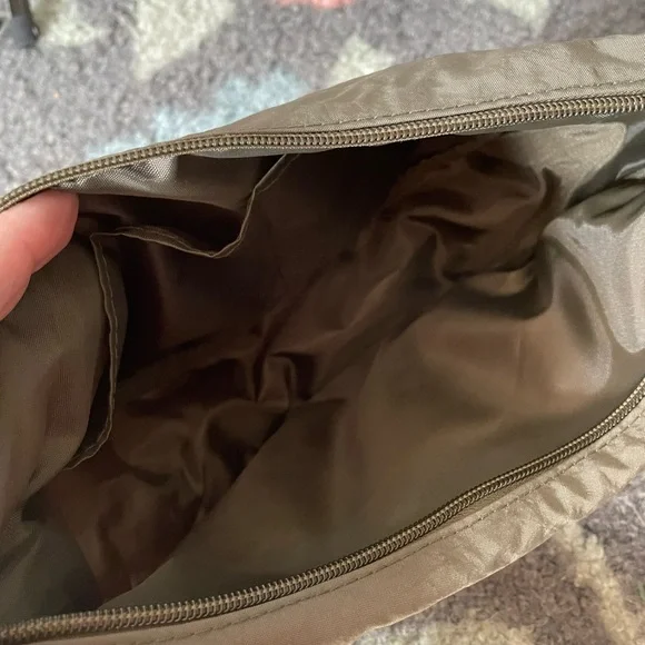 Uniqlo round mini shoulder crossbody bag - you pick the color - Picture 5 of 6